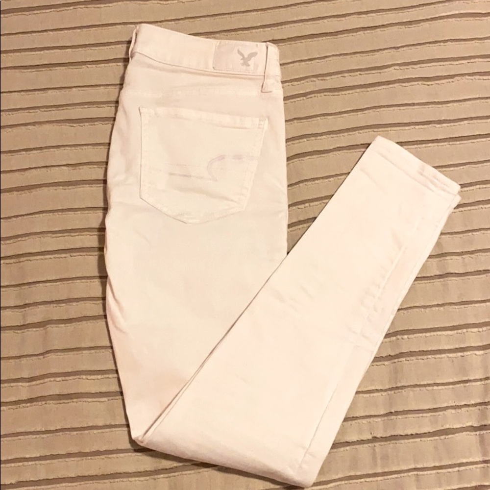 White, AE skinny jeans